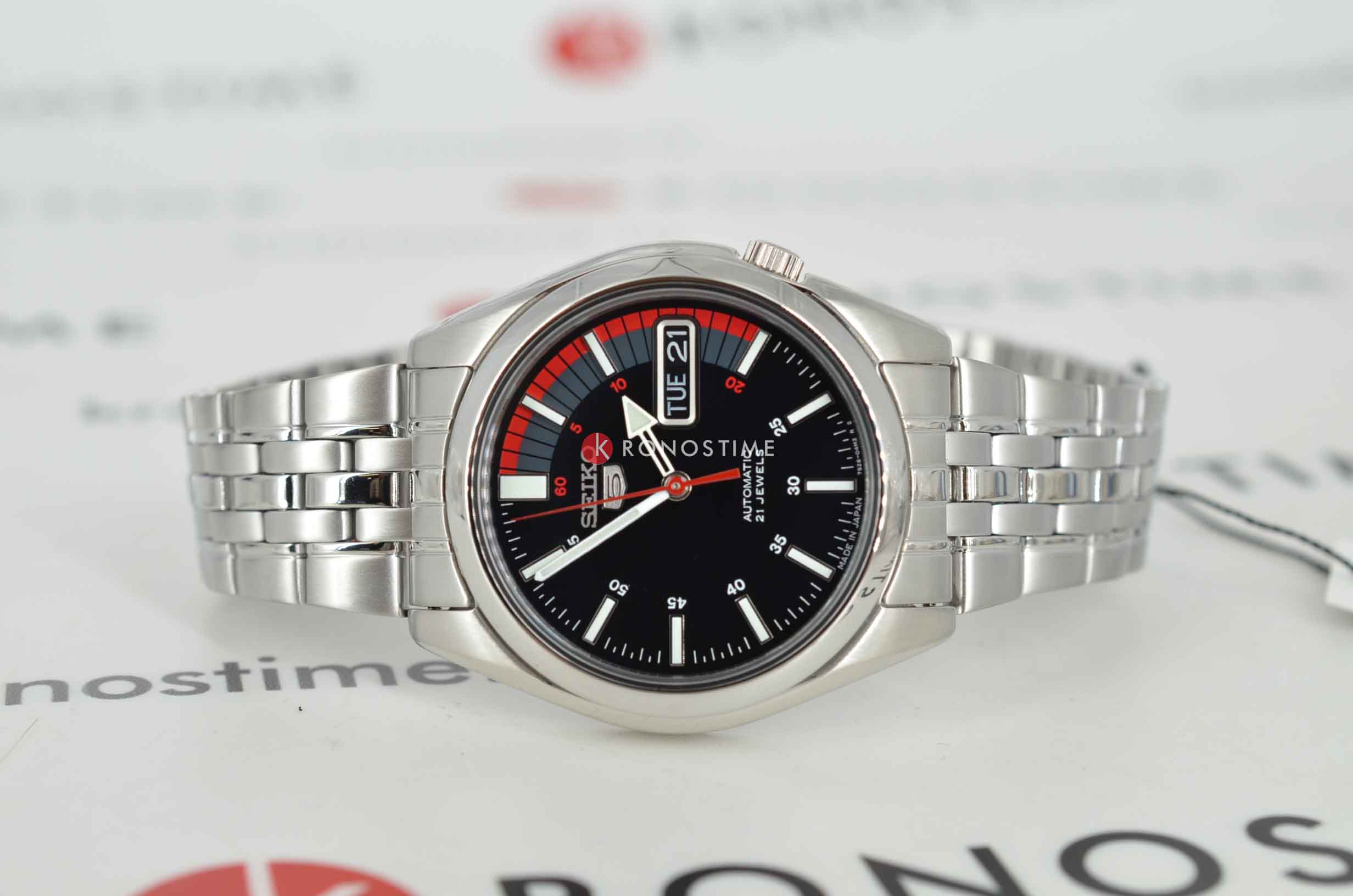 Seiko Seiko Seiko 5 SNK375J1, 5 regular япония мужские часы на браслете нержавеющая сталь боковой вид